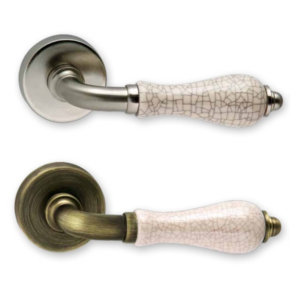 Πόμολο πόρτας με ροζέτα 770