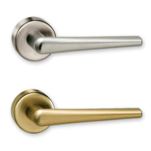 Πόμολο πόρτας με ροζέτα 830